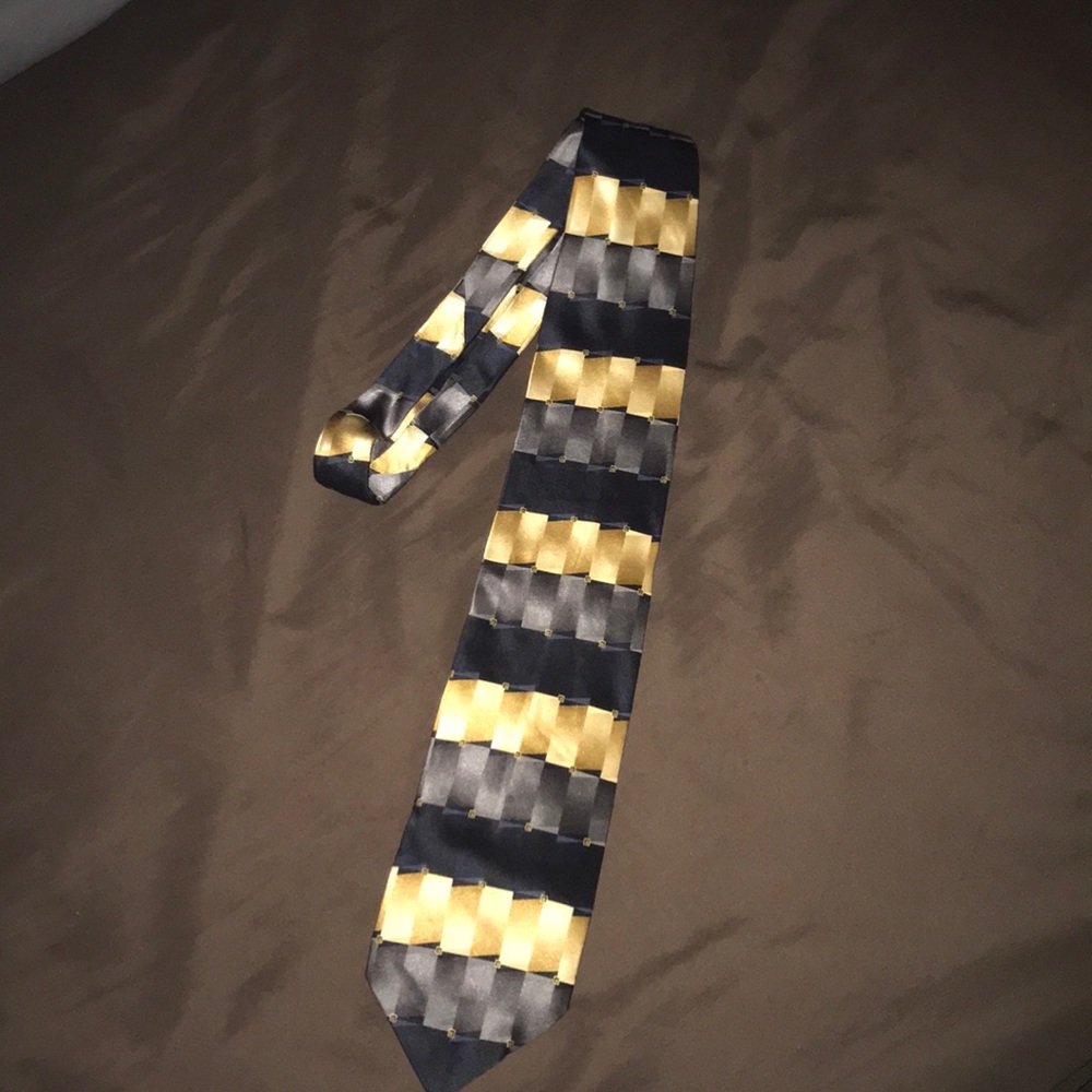 Silk tie